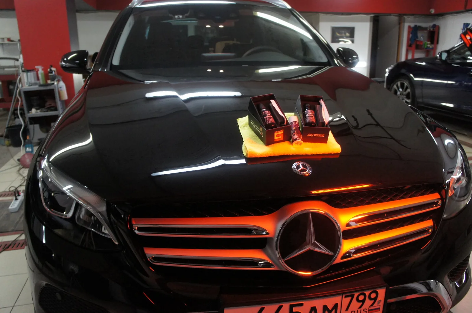 Обработка кузова Ceramic Pro 9h для Mercedes-Benz GLC