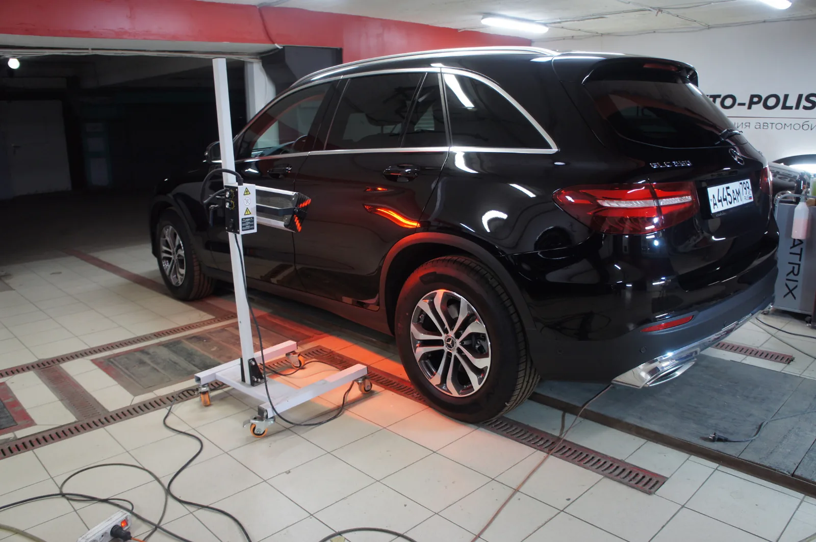 Обработка кузова Ceramic Pro 9h для Mercedes-Benz GLC