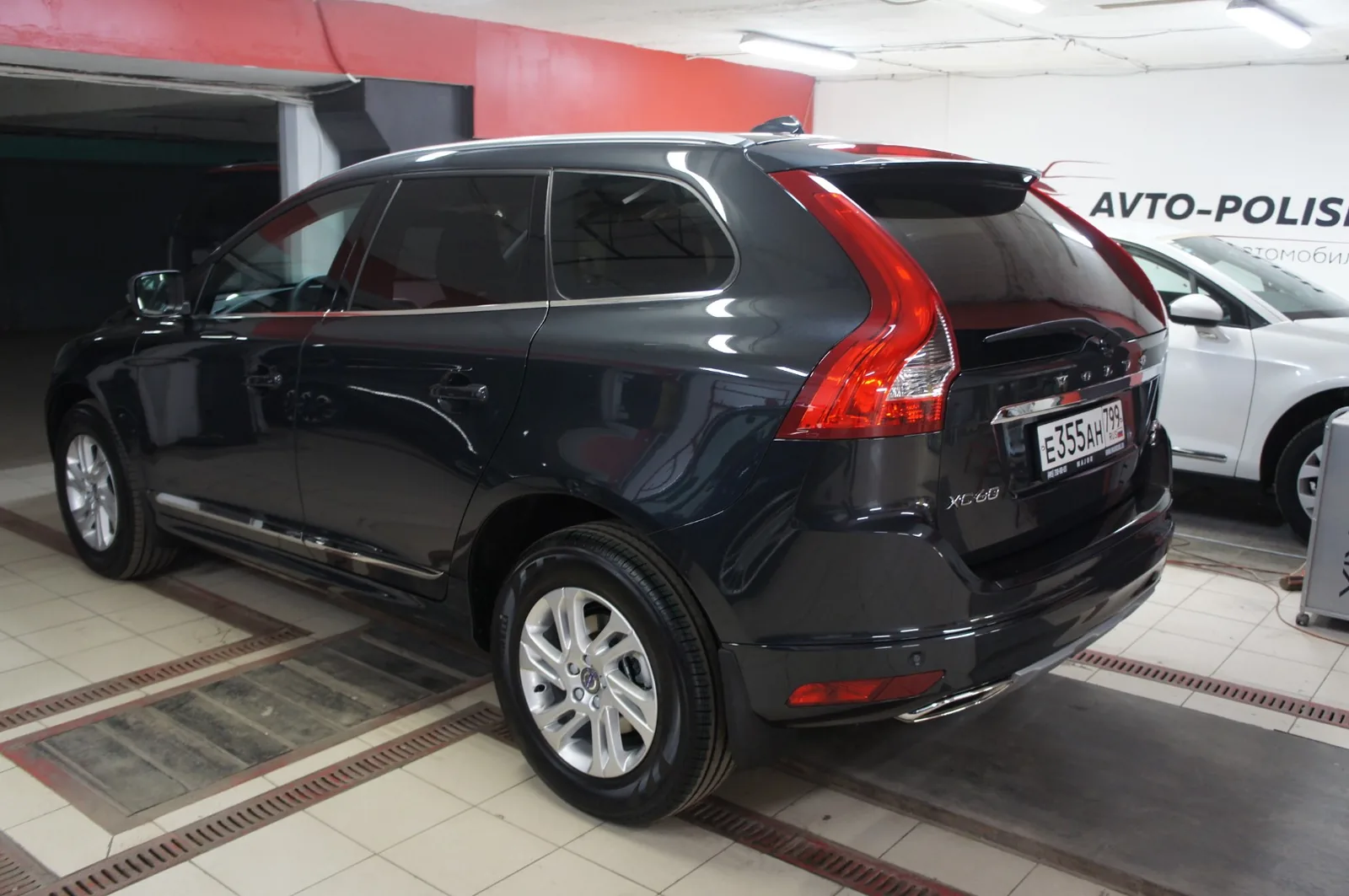 Обработка кузова Ceramic Pro 9h для Volvo XC60