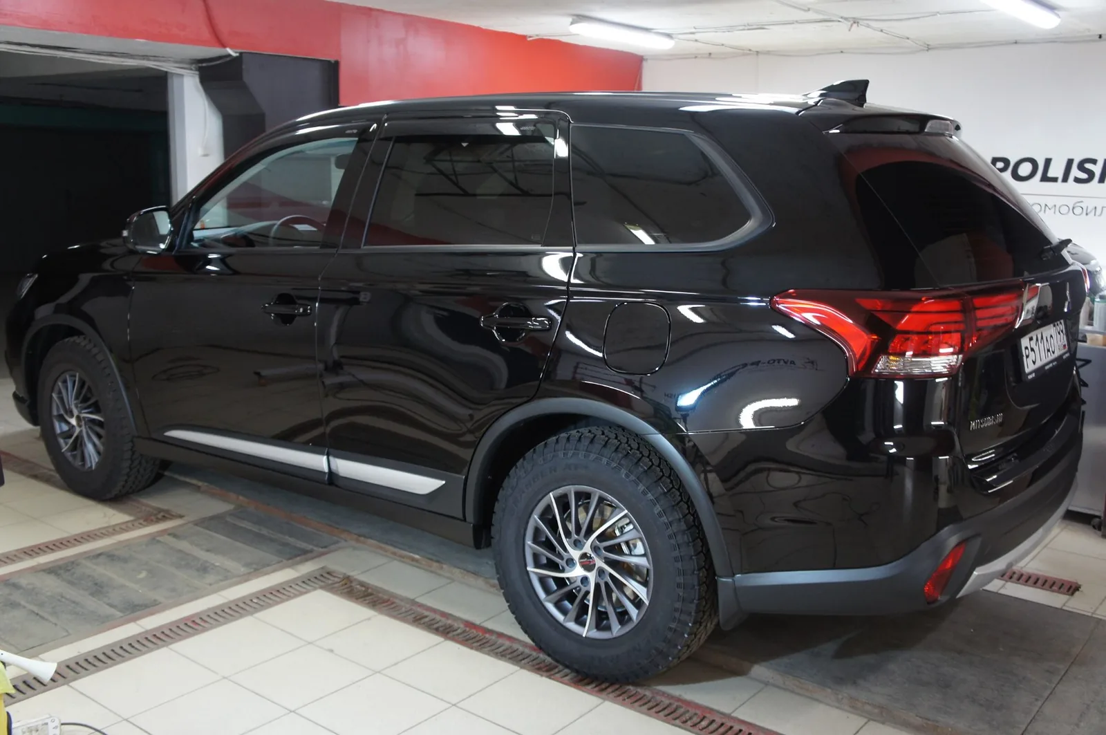 Восстановительная полировка для Mitsubishi + Ceramic Pro 9H и Ceramic Pro Leather