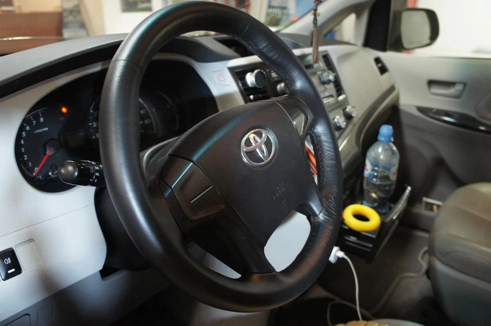Перекрас руля и клаксона для Toyota