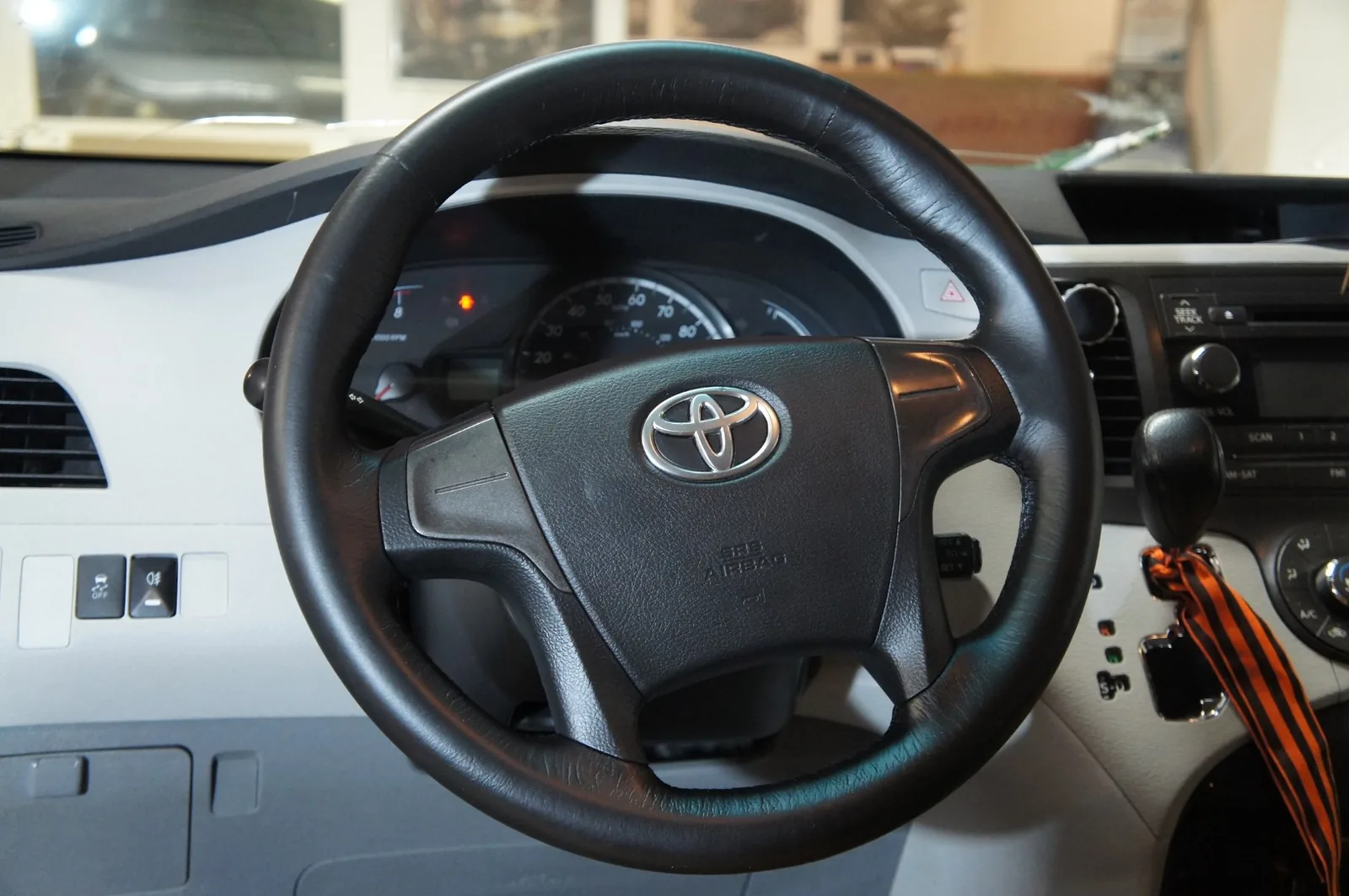 Перекрас руля и клаксона для Toyota