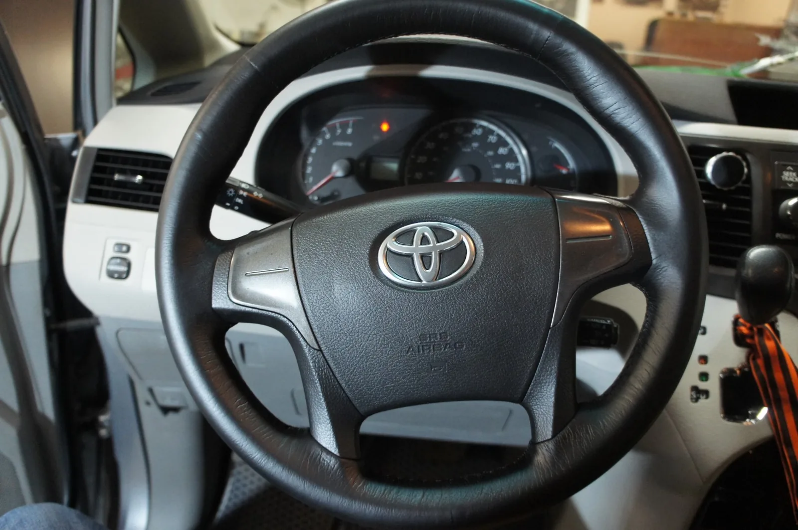 Перекрас руля и клаксона для Toyota
