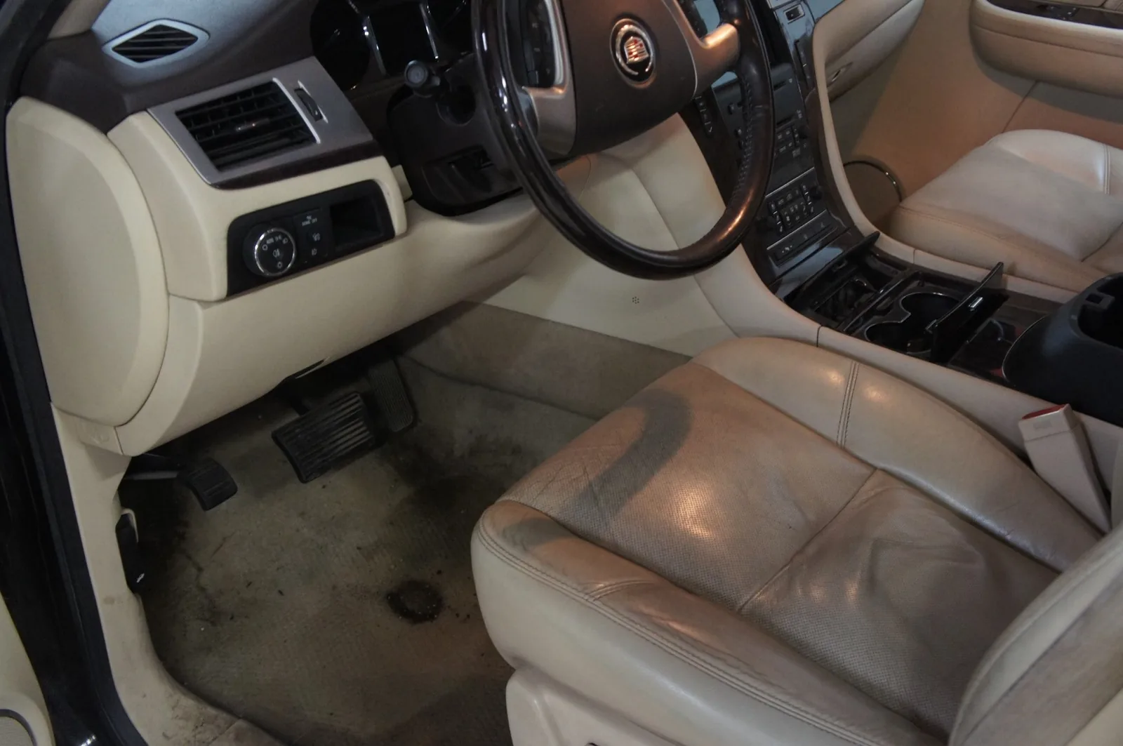 Химчистка салона для Cadillac Escalade