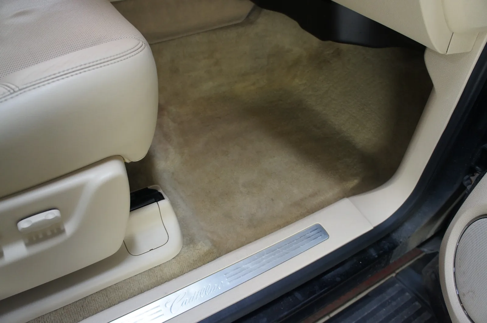 Химчистка салона для Cadillac Escalade