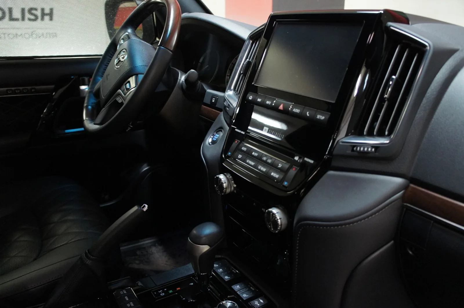 Окрас элементов салона для Land Cruiser 200