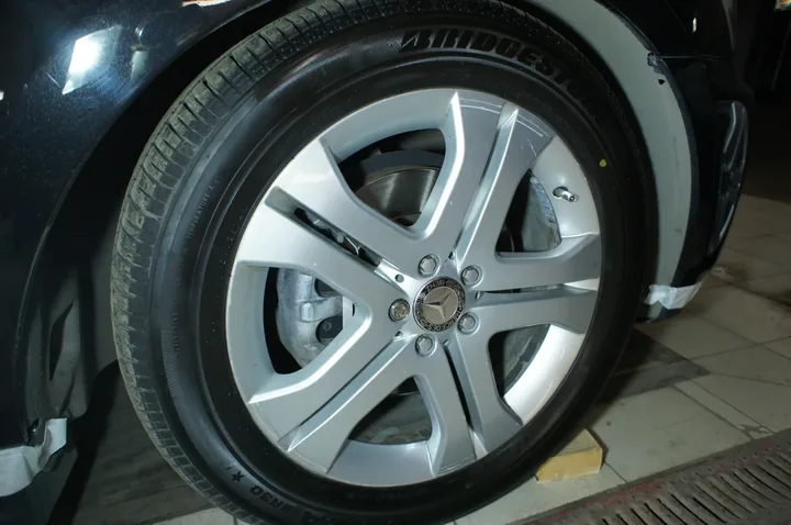 Химчистка дисков и обработка Ceramic Pro Wheel для MB GL