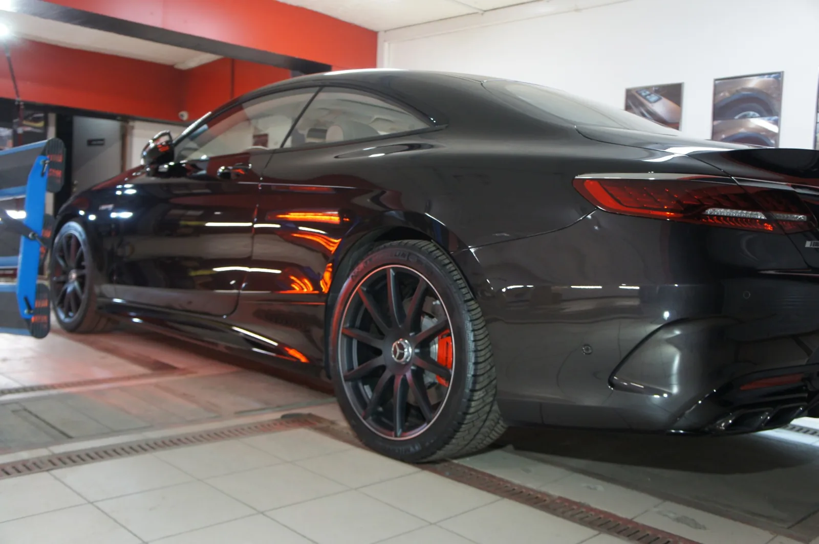 Нанесение Ceramic Pro 9H для Mercedes-Benz C63