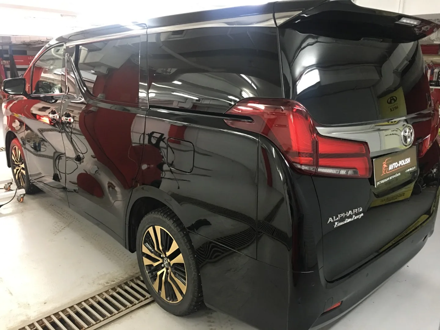 Нанесение Ceramic Pro 9H для Toyota Alphard