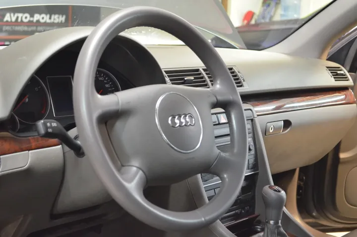Покрас руля для Audi A4 Покрас руля для Audi A4
