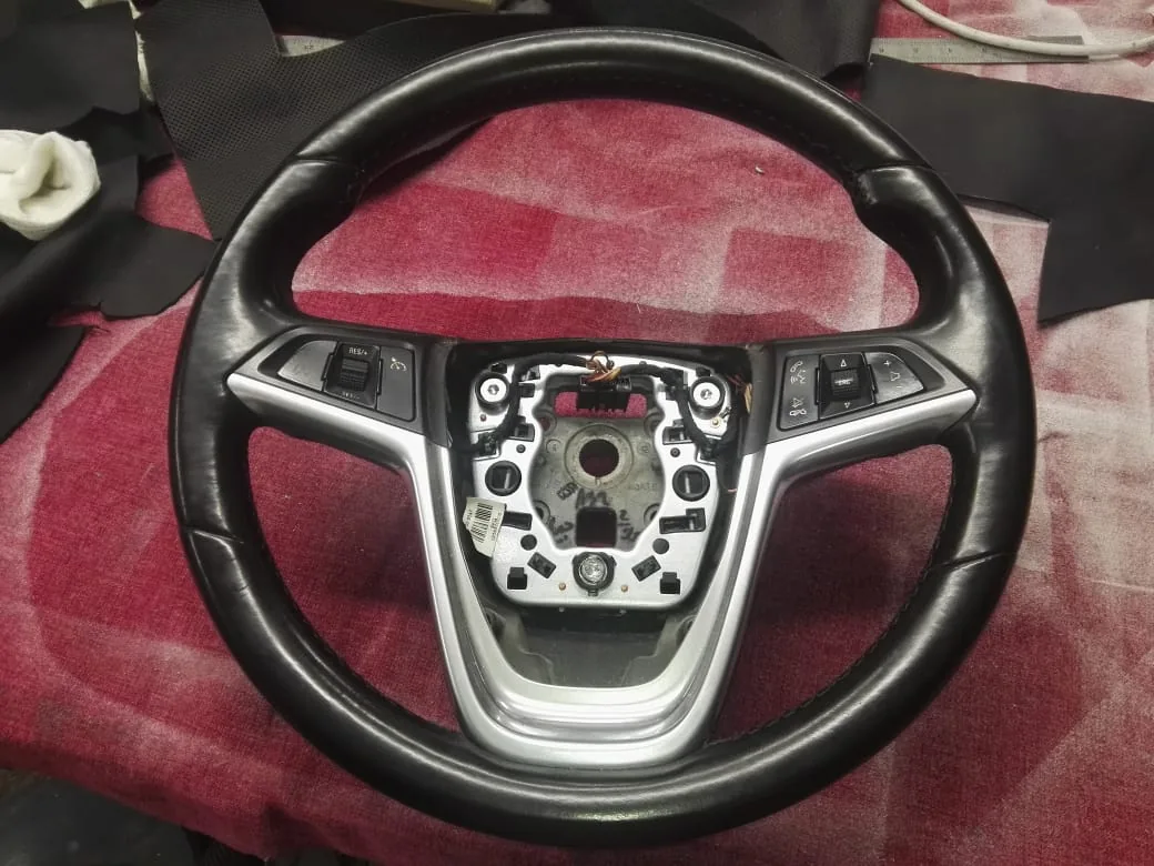 Перетяжка Руля для Opel Insignia
