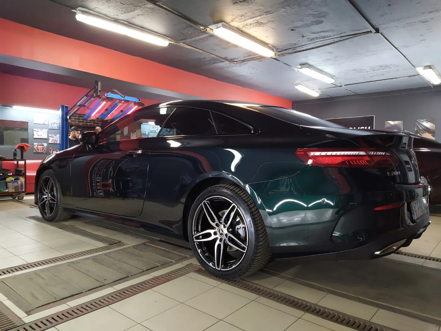 Покрытие Ceramic Pro 9H для Mercedes-Benz C