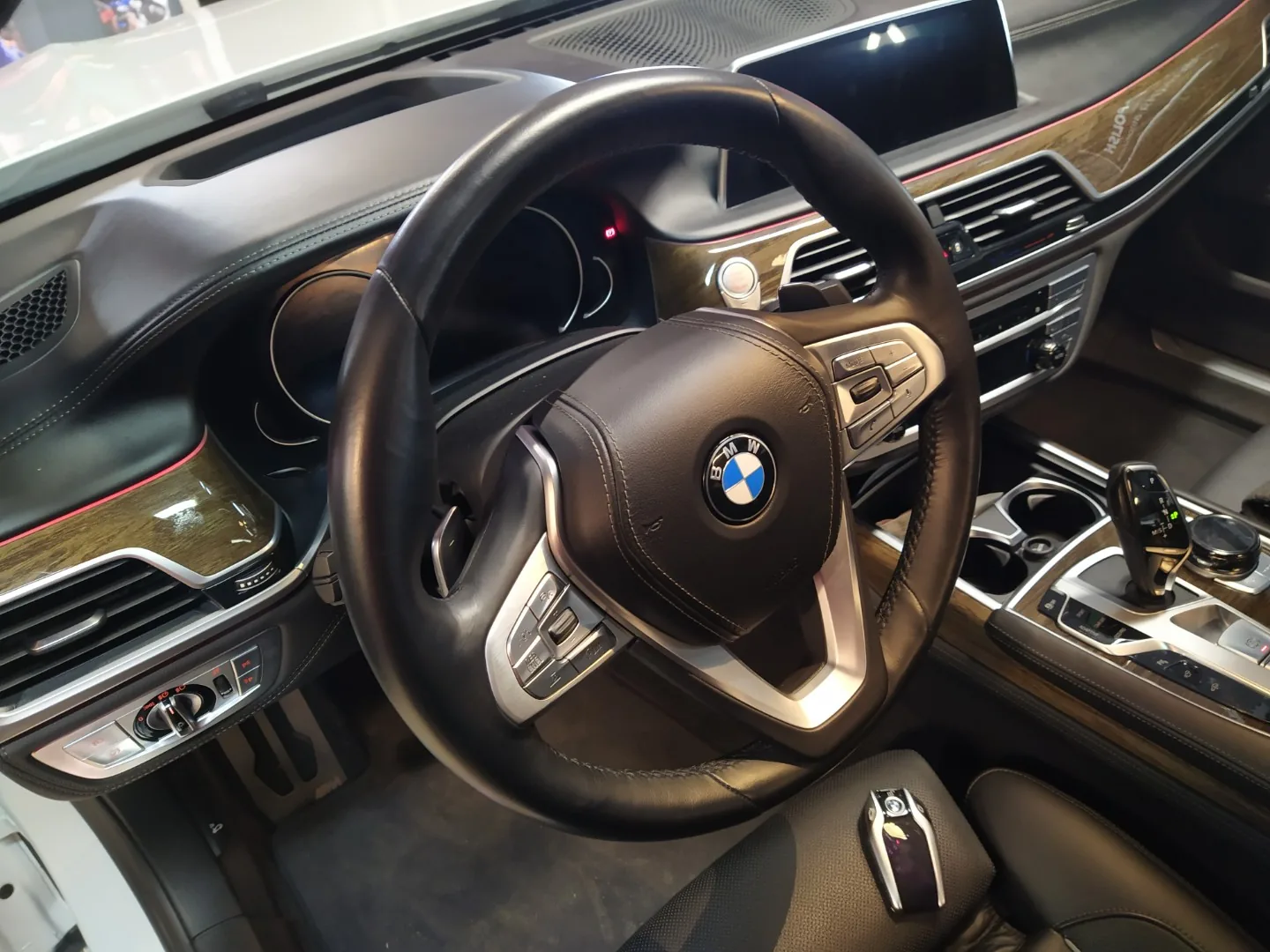 Покрас руля для BMW