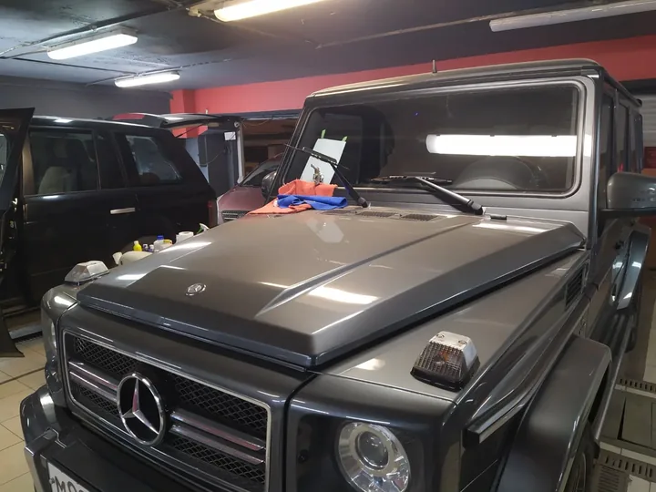 Ремонт скола на стекле MB Gelandewagen