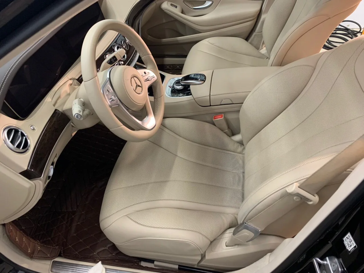 Покраска салона Mercedes-Benz