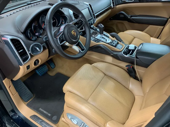 Реставрация салона (покрас кожи) для Porsche Cayenne Реставрация салона (покрас кожи) для Porsche Cayenne
