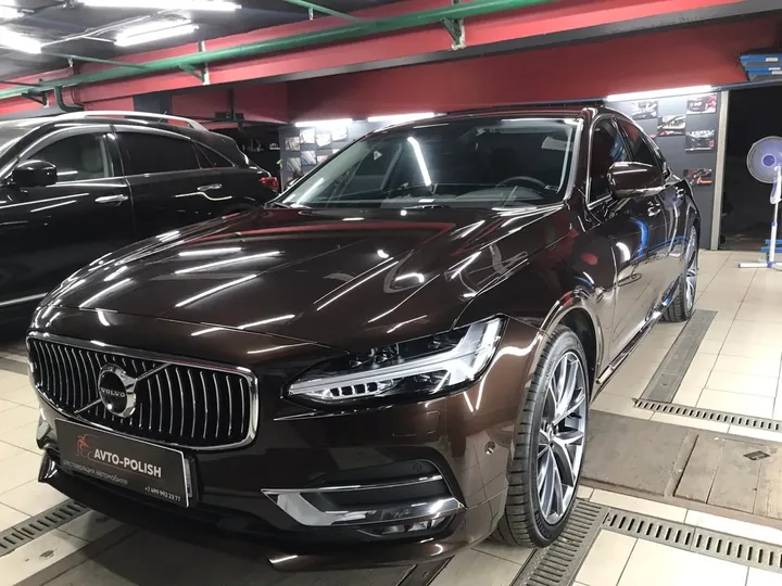 Нанесение Ceramic Pro 9H для Volvo S90 Нанесение Ceramic Pro 9H для Volvo S90
