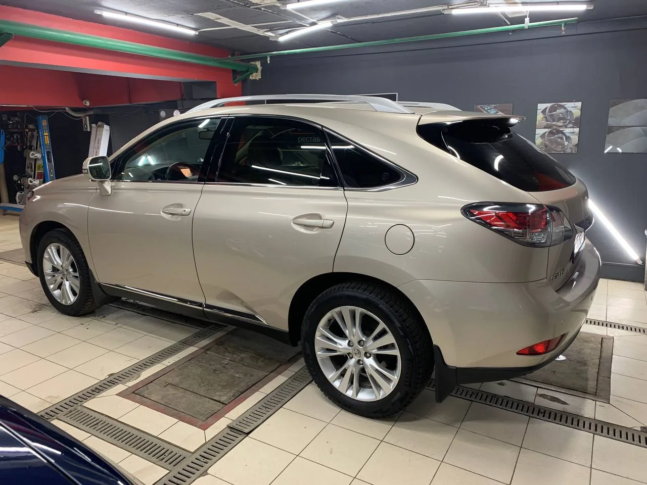 Химчистка и покраска сидений для Lexus RX270
