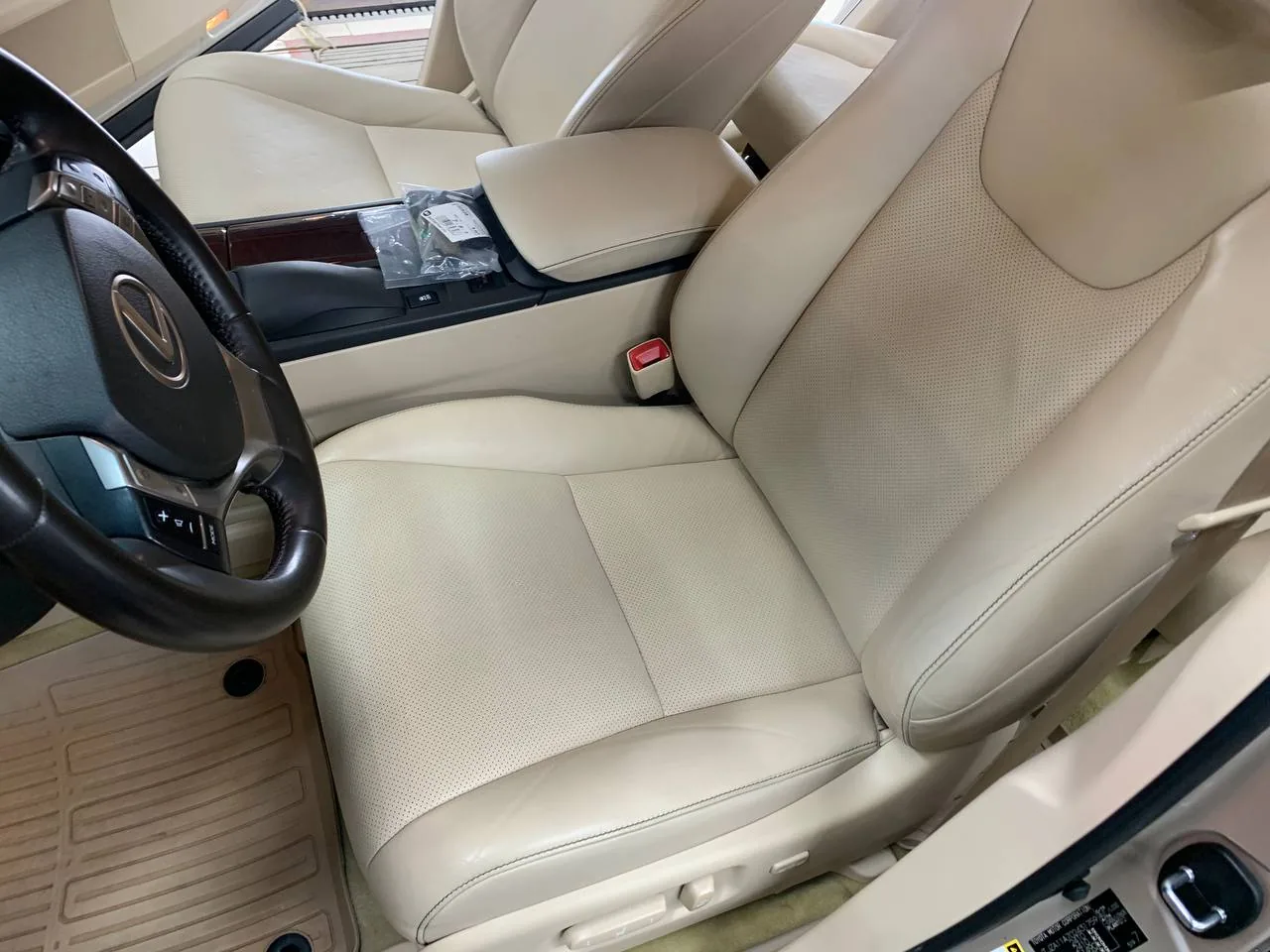Химчистка и покраска сидений для Lexus RX270