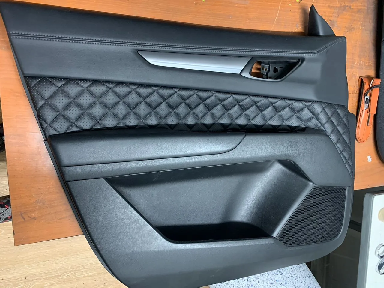 Перетяжка дверных карт для Mazda CX-5