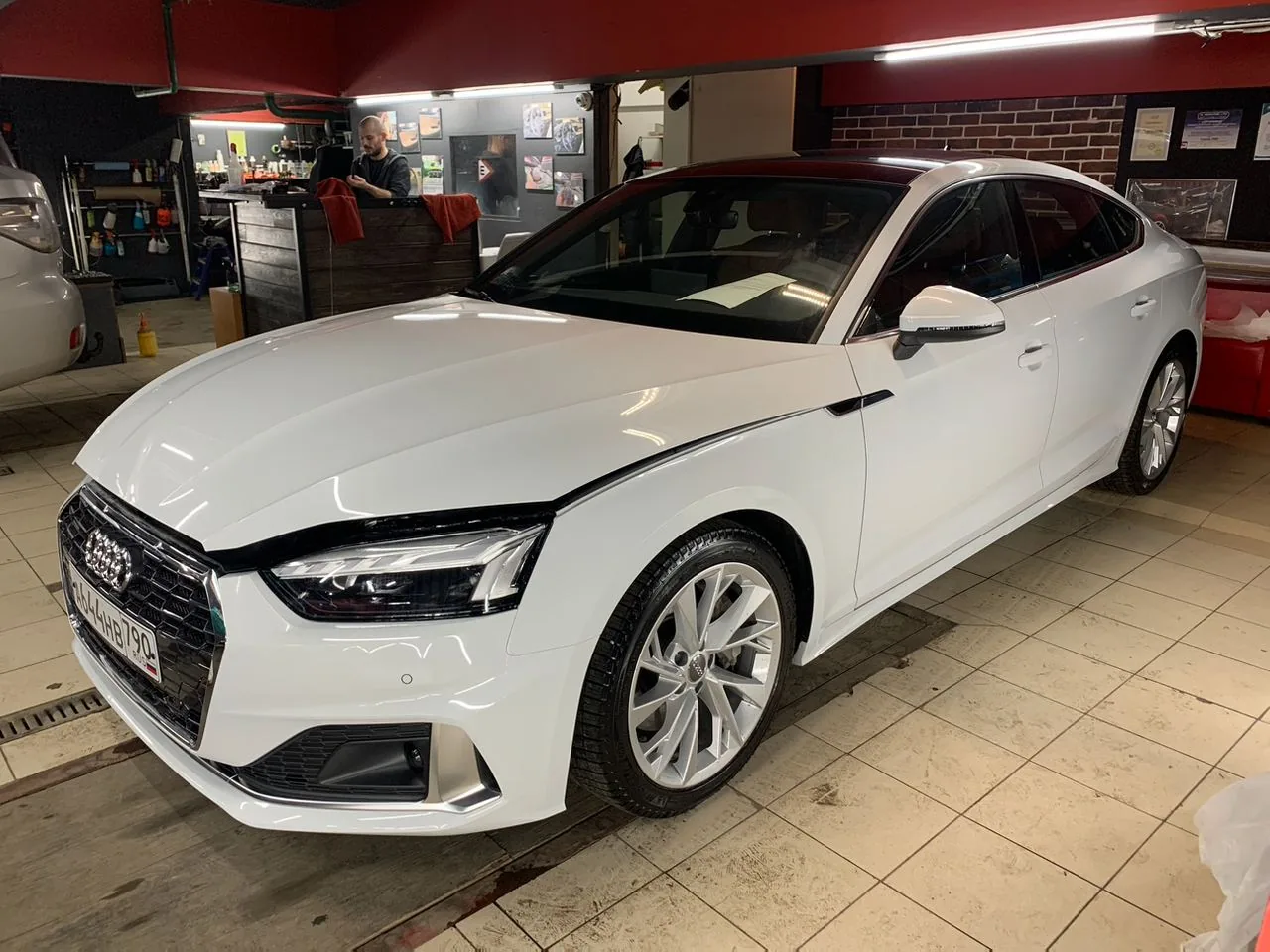 Оклейка зон риска полиуретановой пленкой SunTek для Audi A5