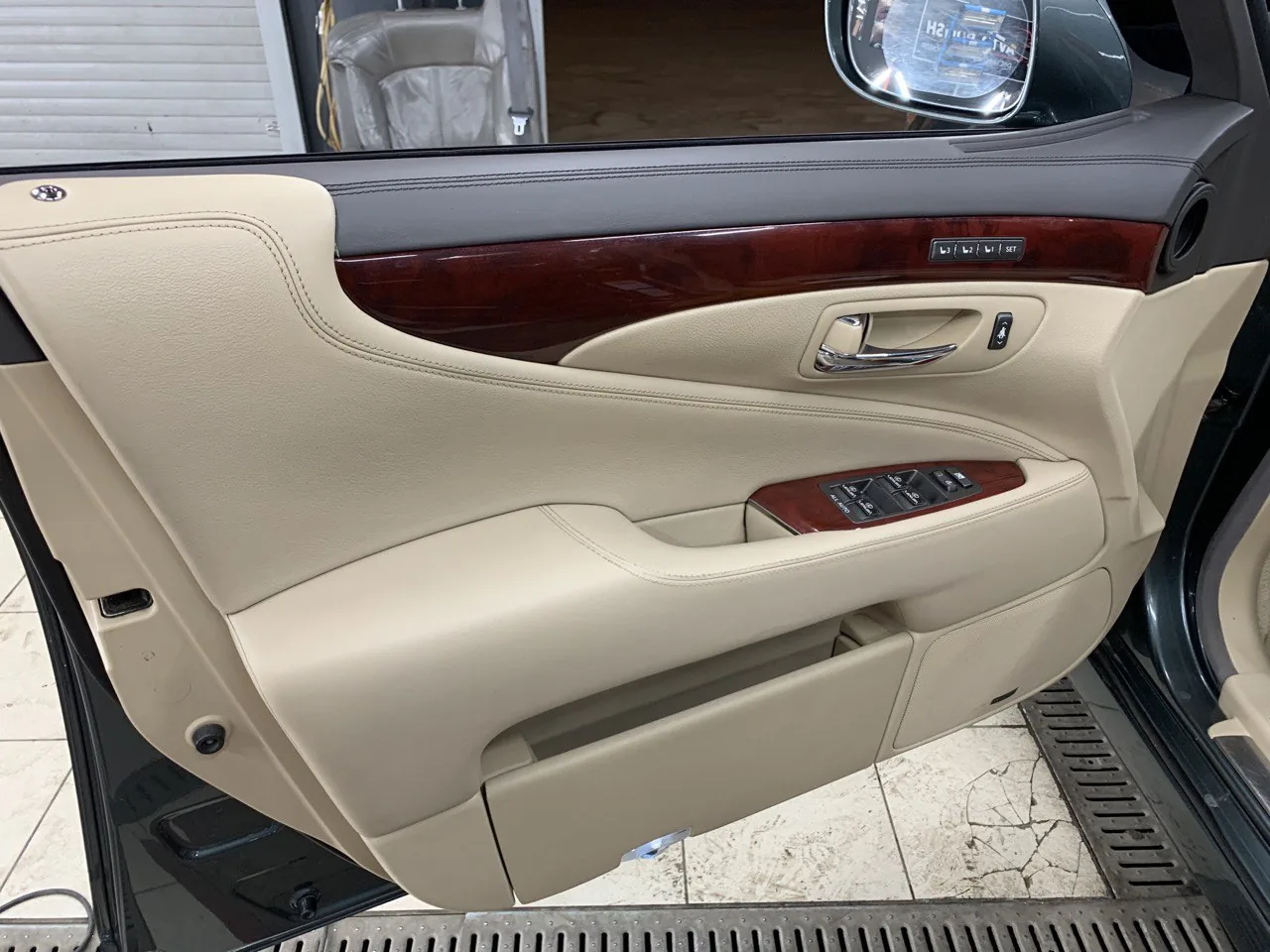 Реставрация салона для Lexus LS