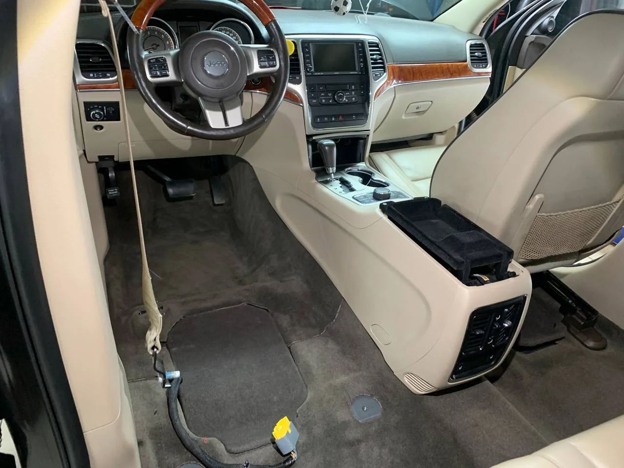 Покраска сидений и Химчистка для Jeep GC