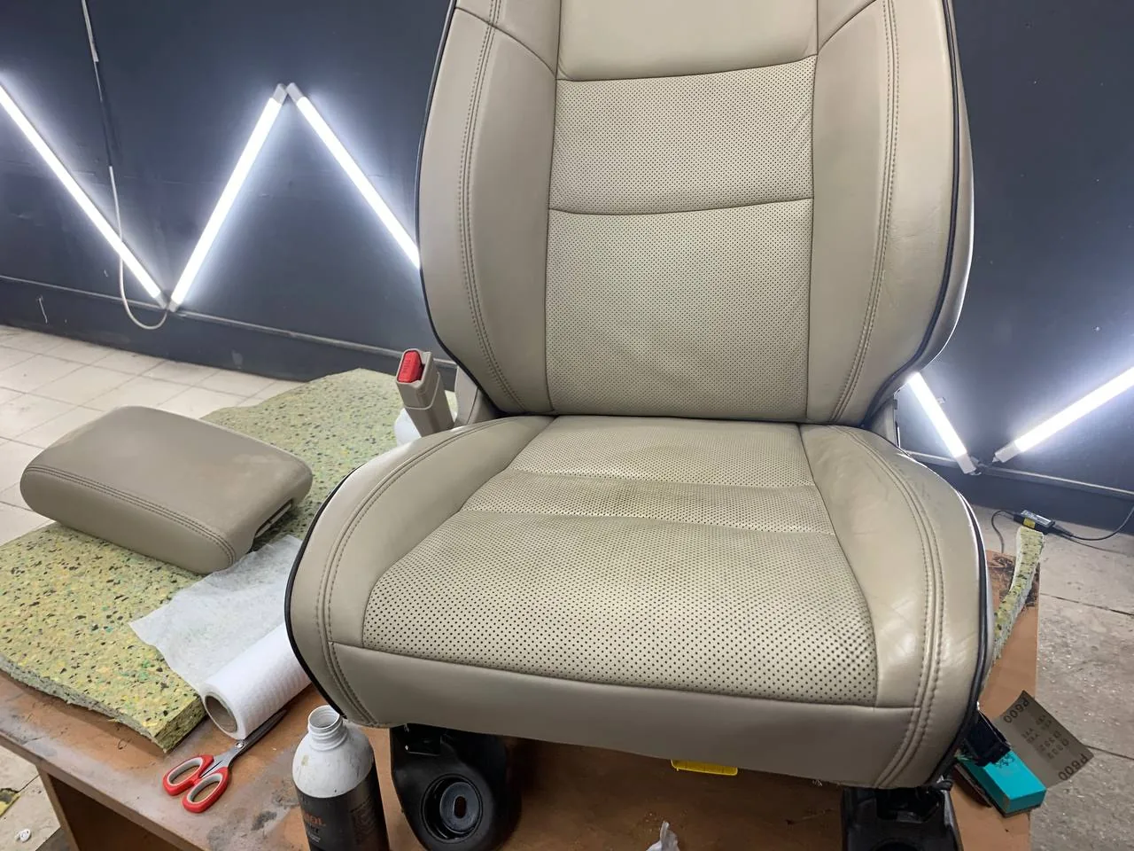 Покраска сидений и Химчистка для Jeep GC