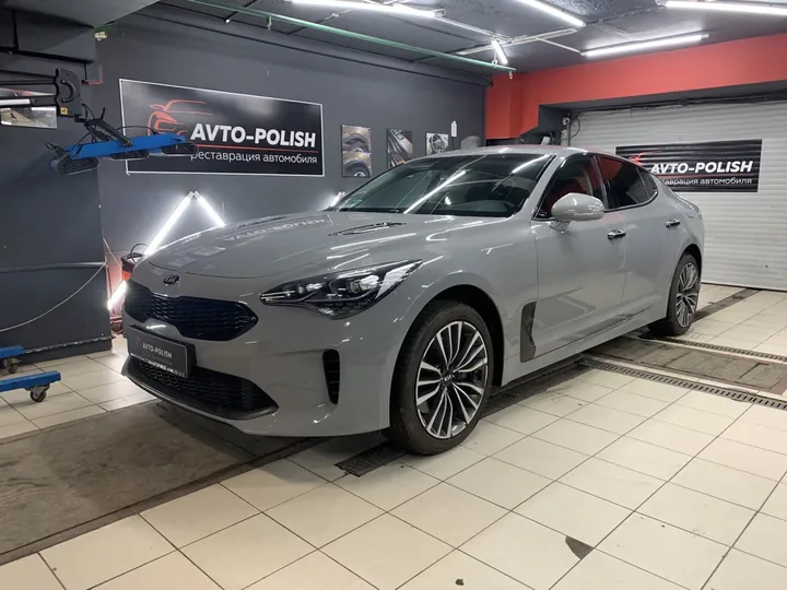 Оклейка кузова автомобиля пленкой Legend для Kia Stinger