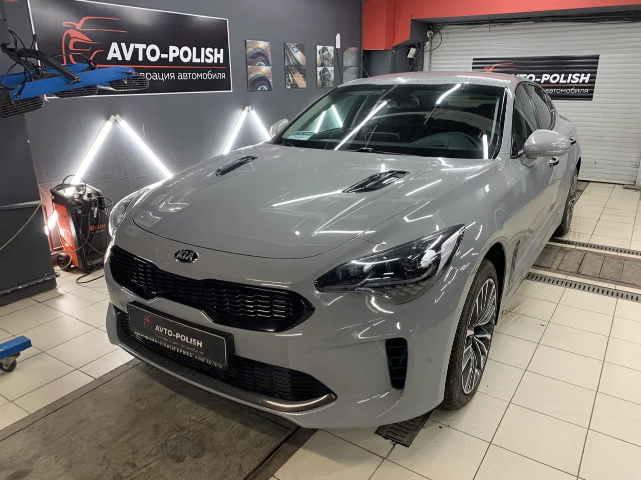Оклейка кузова автомобиля пленкой Legend для Kia Stinger