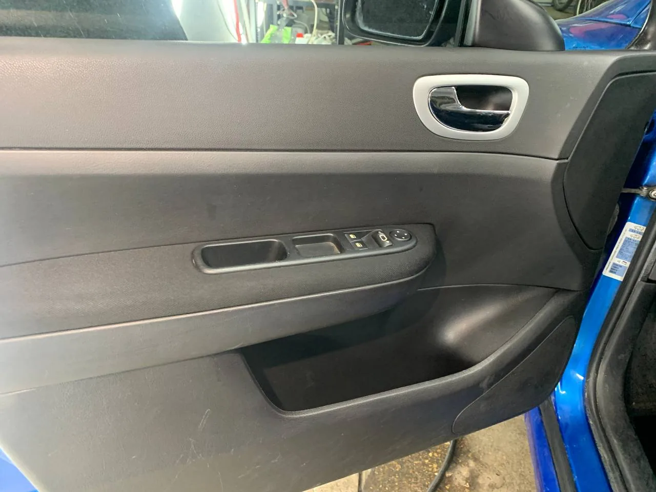 Химчистка салона автомобиля для Peugeot 307