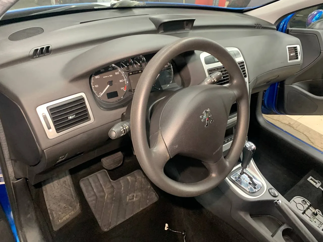 Химчистка салона автомобиля для Peugeot 307