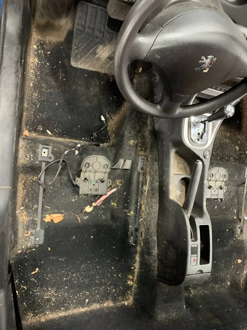 Химчистка салона автомобиля для Peugeot 307