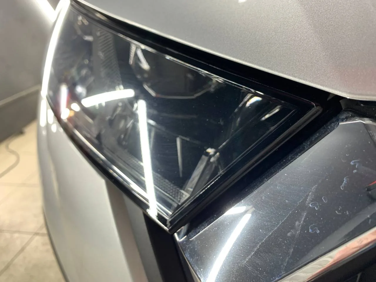 Тонировка Llumar и оклейка фар SunTek для Skoda Octavia 2021