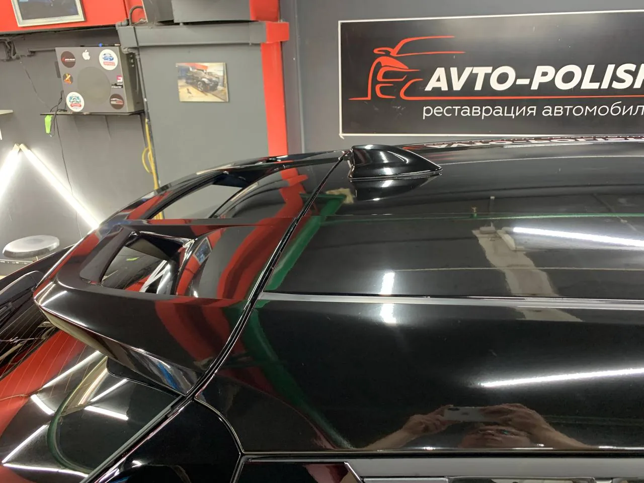 Оклейка крыши черной пленкой для Toyota C-HR