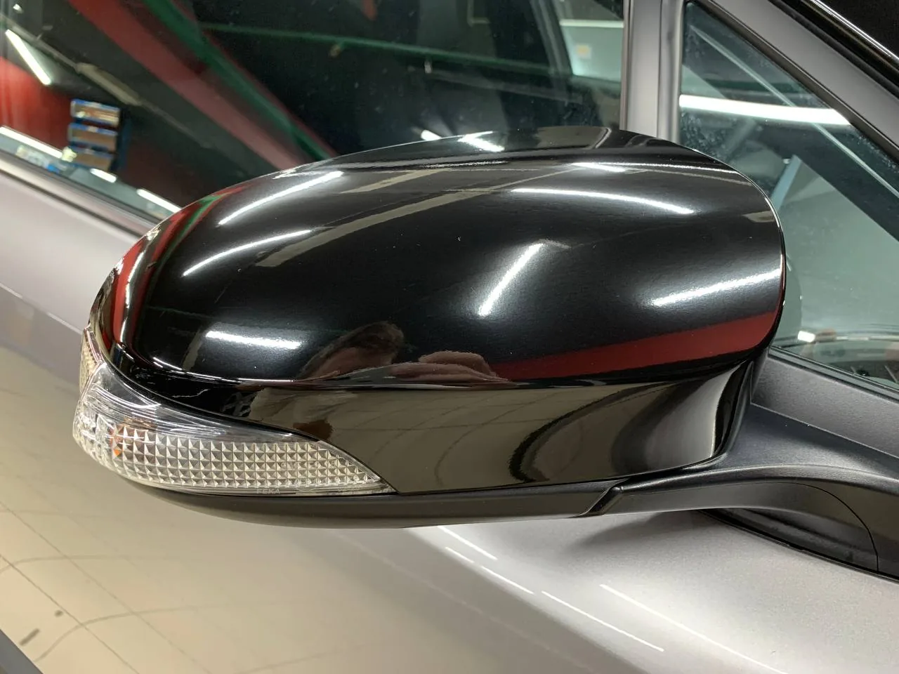 Оклейка крыши черной пленкой для Toyota C-HR