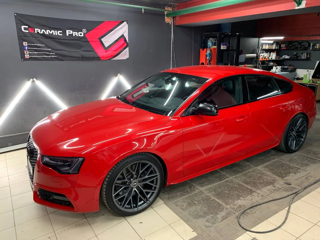 Перетяжка руля и ремонт сиденья для Audi RS4