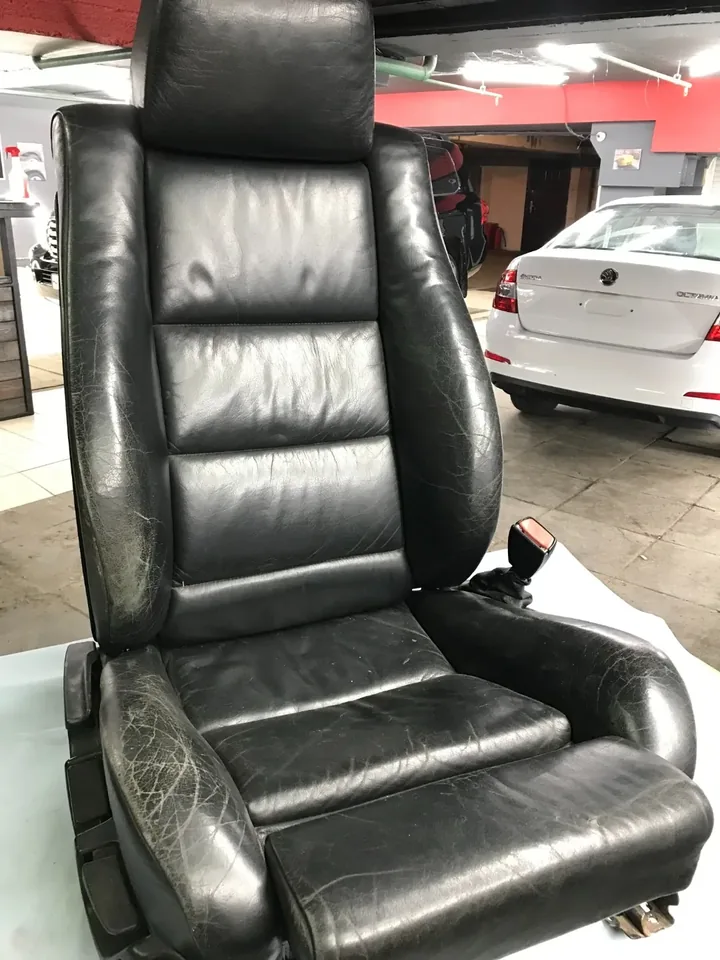 Ремонт сиденья (Пошив) + ремонт поролона для RECARO VW Golf
