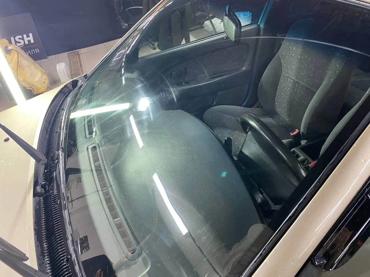 Отполировали лобовое стекло для Kia Spectra