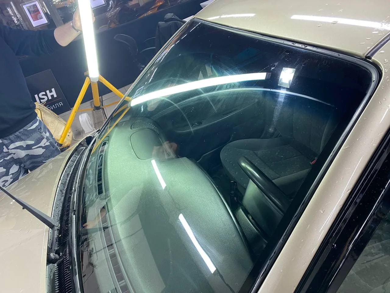 Отполировали лобовое стекло для Kia Spectra
