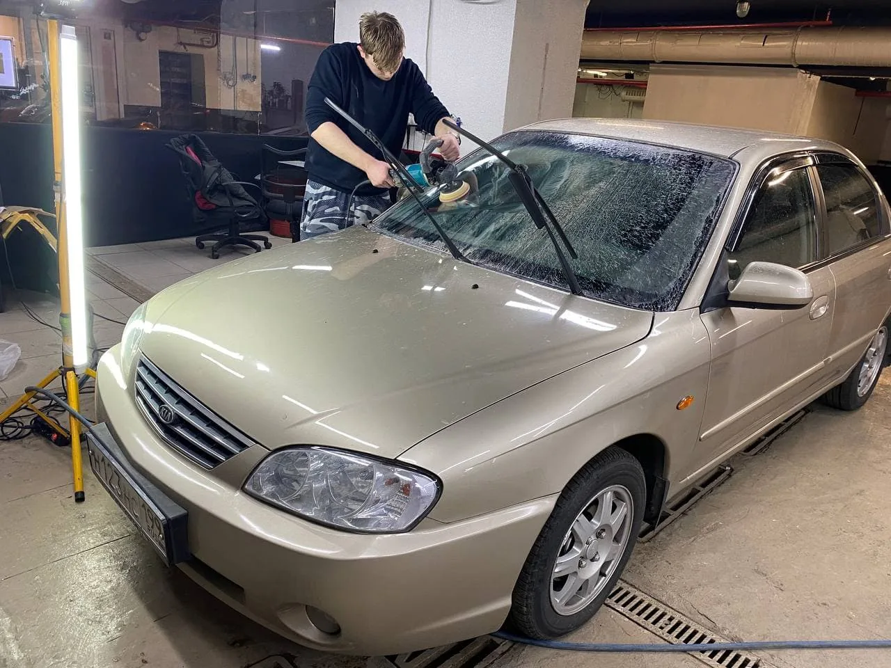 Отполировали лобовое стекло для Kia Spectra