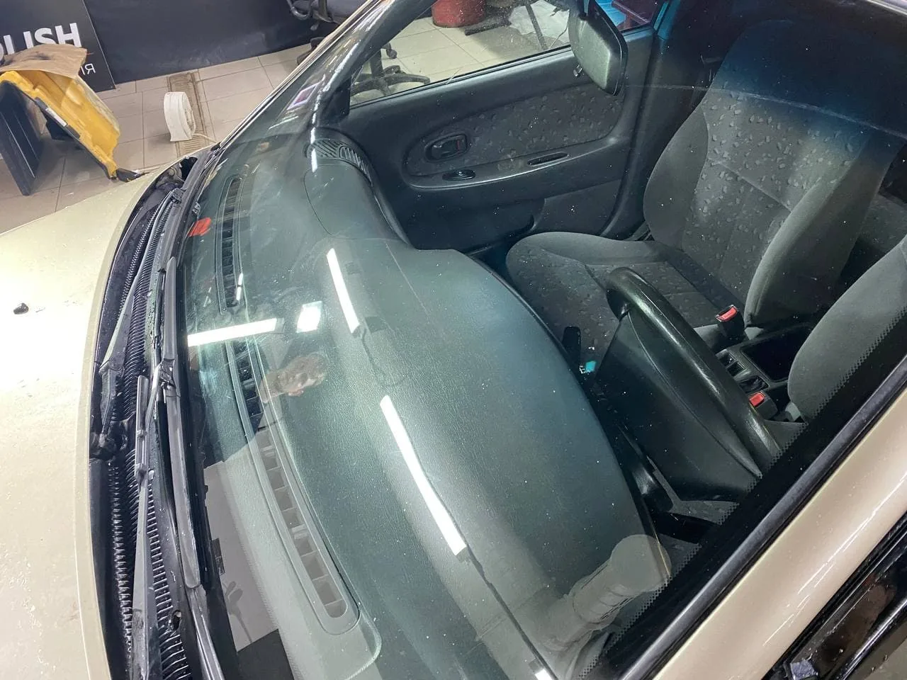 Отполировали лобовое стекло для Kia Spectra