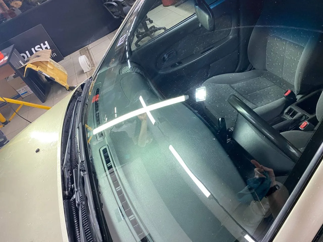 Отполировали лобовое стекло для Kia Spectra