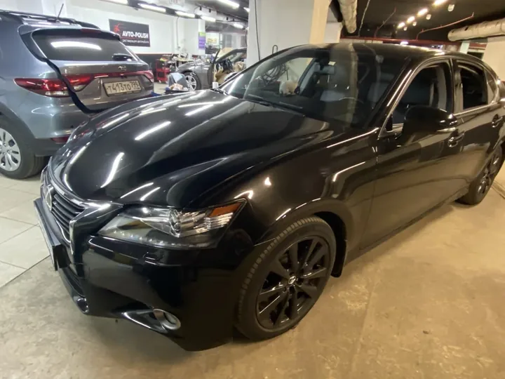 Ремонт скола на стекле для Lexus