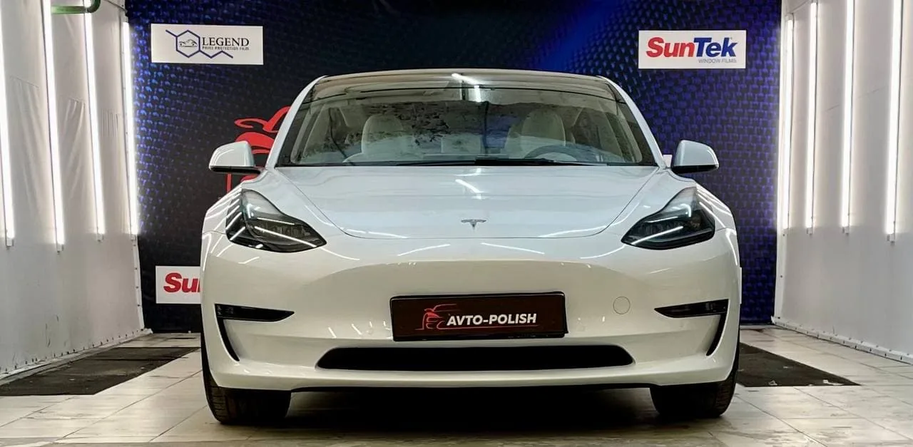 Полная оклейка кузова + бронь стекла + тонировка для Tesla Model 3