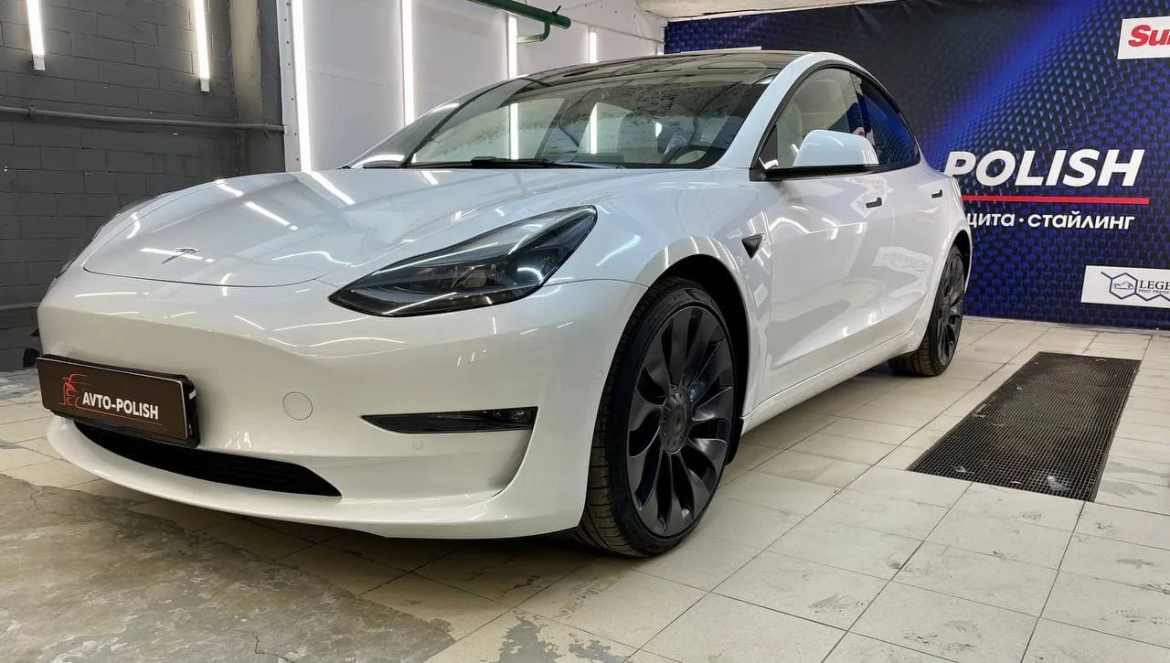 Полная оклейка кузова + бронь стекла + тонировка для Tesla Model 3