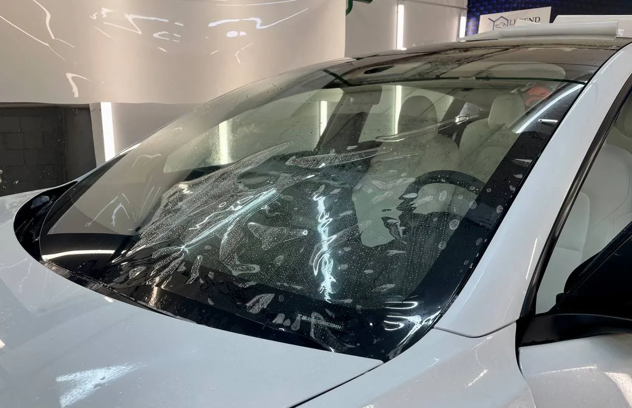 Полная оклейка кузова + бронь стекла + тонировка для Tesla Model 3