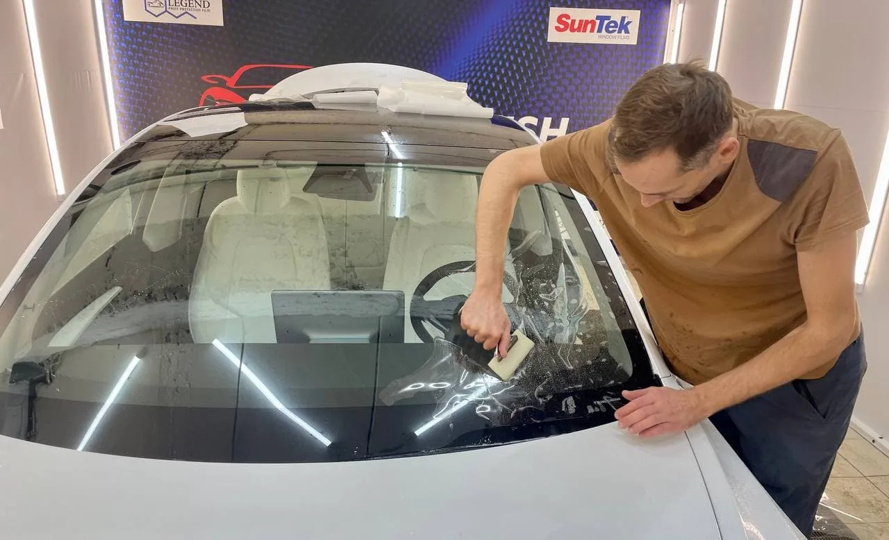 Полная оклейка кузова + бронь стекла + тонировка для Tesla Model 3
