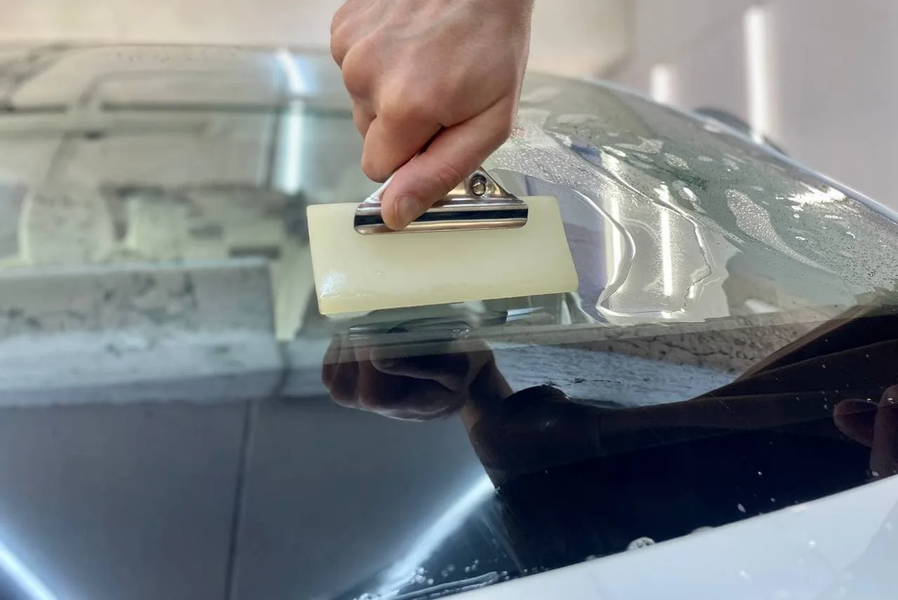 Полная оклейка кузова + бронь стекла + тонировка для Tesla Model 3