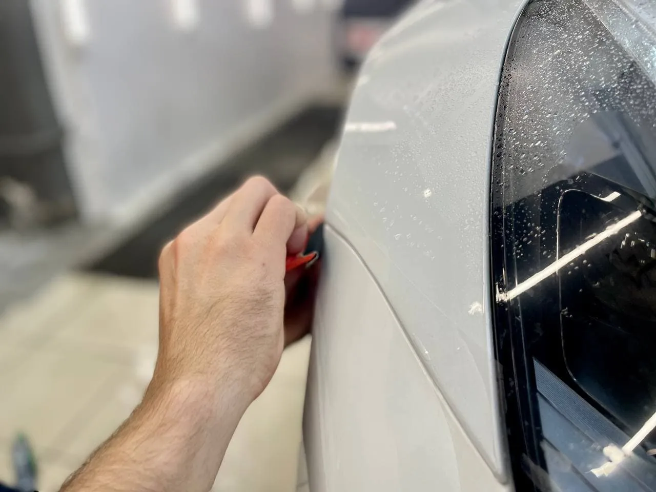 Полная оклейка кузова + бронь стекла + тонировка для Tesla Model 3